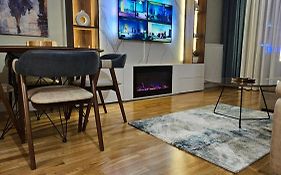 Anika Luxury Apartment At Diamond Center